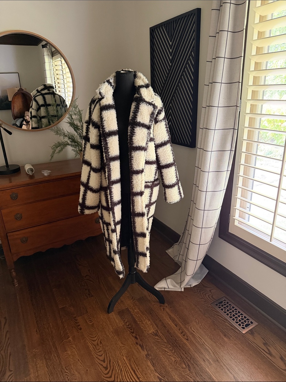 DAVI & DANI Cream and Black Plaid Teddy Coat medium
